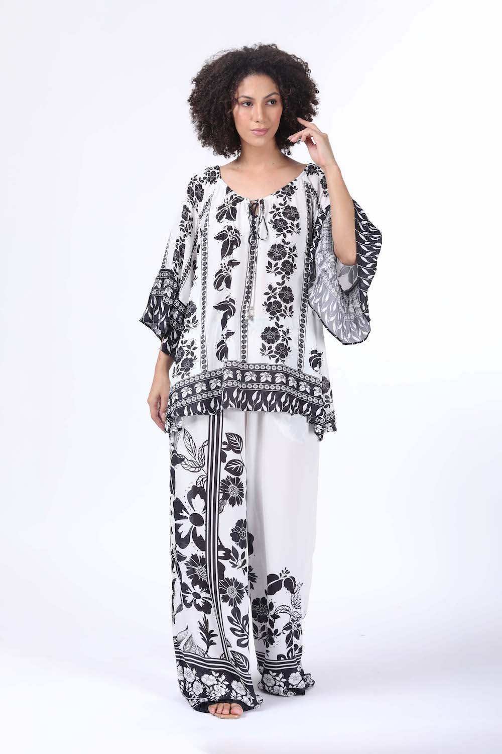 Avanti - Gypsy Tunic White & Black Viscose Crepe Fabric