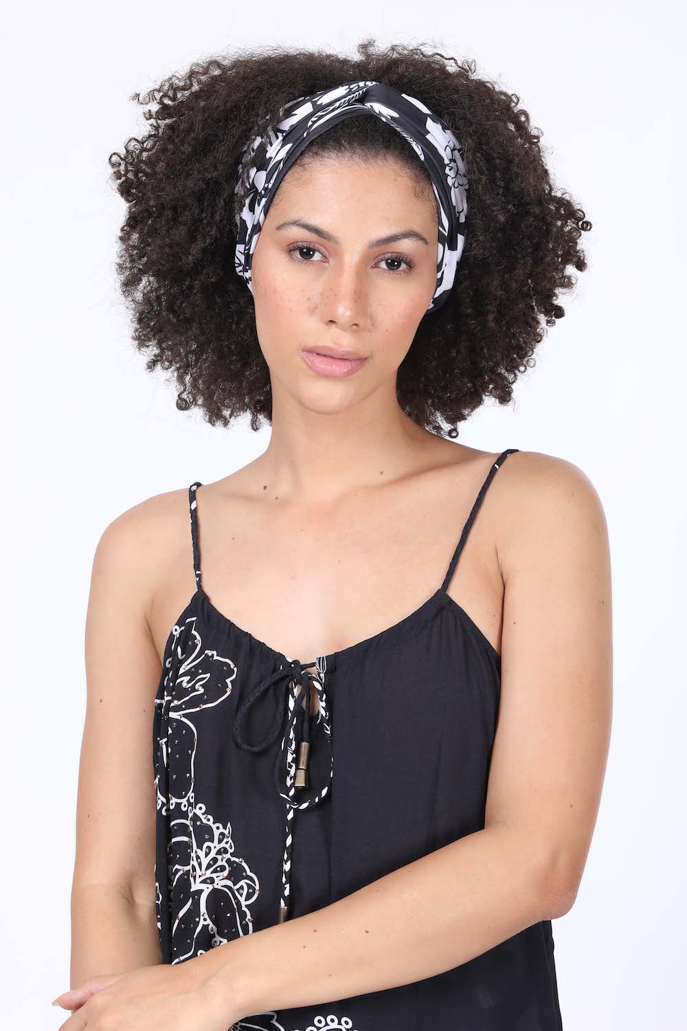 Black and white Avanti Headband - TheSwankStore perfect for accessorizing and enhancing your outfit