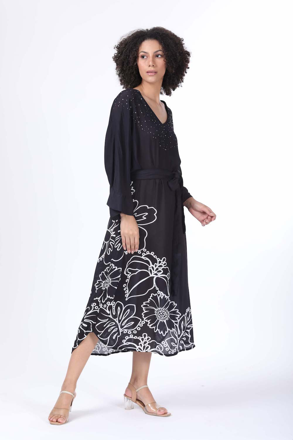 Black and white Avanti Midi Dress with Short Sleeve (TheSwankStore) Viscose Crepe fabric
