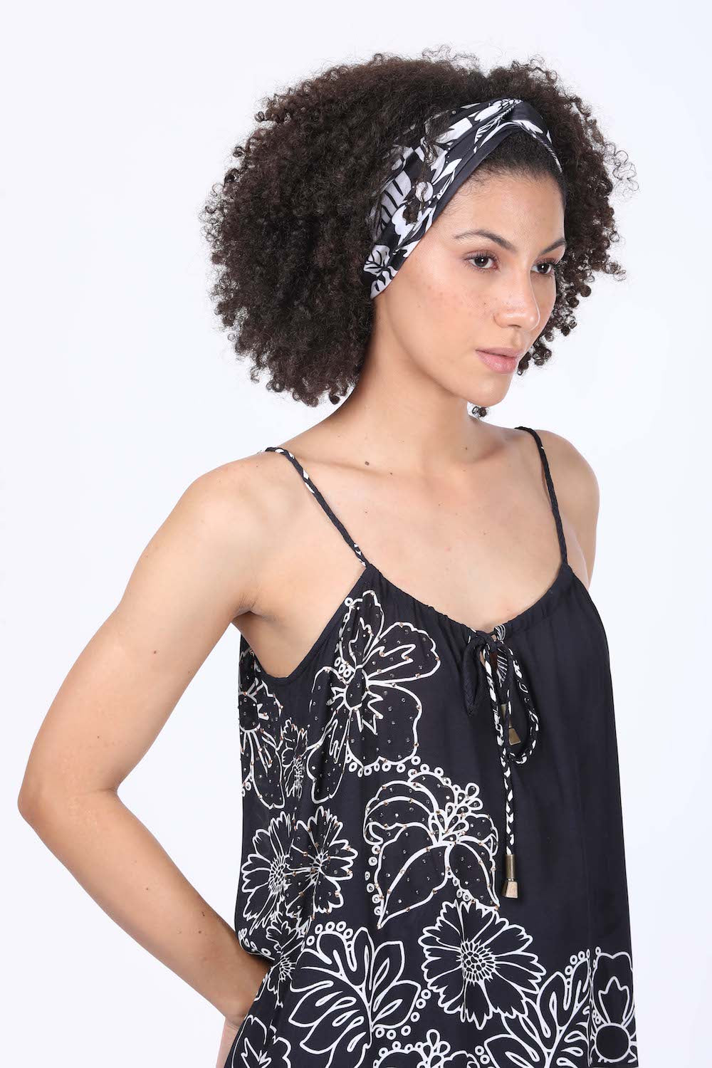 Black and white Avanti Headband - TheSwankStore perfect for accessorizing and enhancing your outfit
