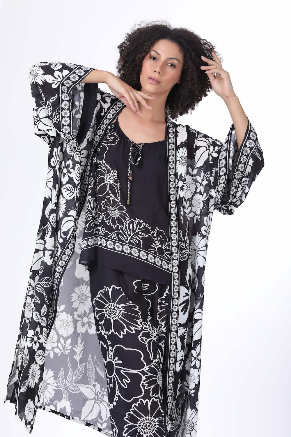 Vew of the black and white Avanti Kimono Shrug Long (TheSwankStore) Soft Viscose fabric