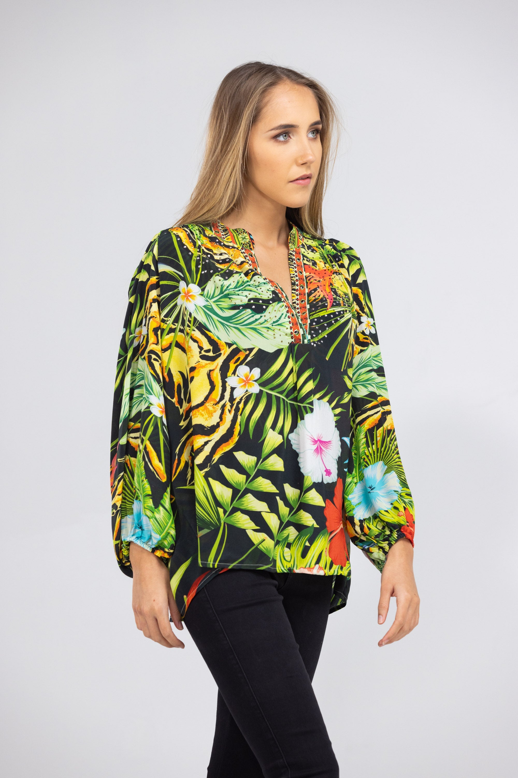 DARWIN - V NECK TOP NEW