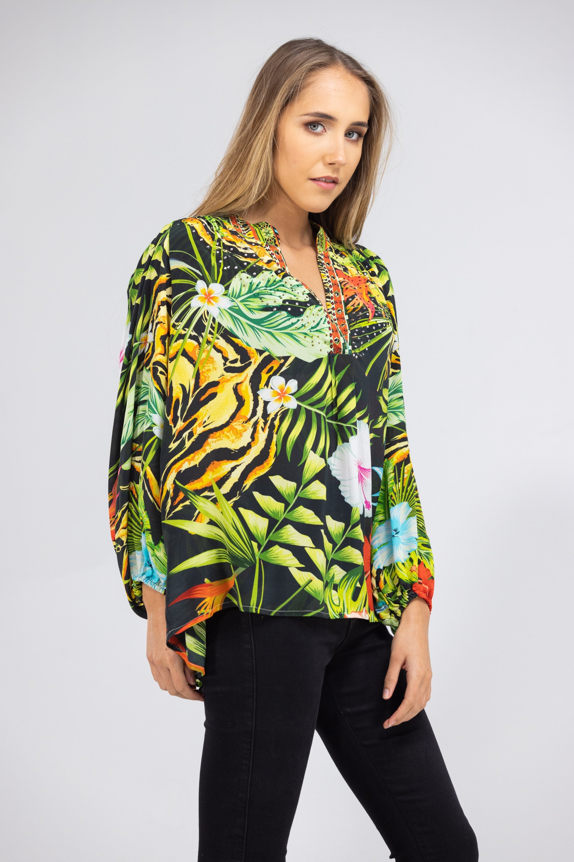 DARWIN - V NECK TOP NEW