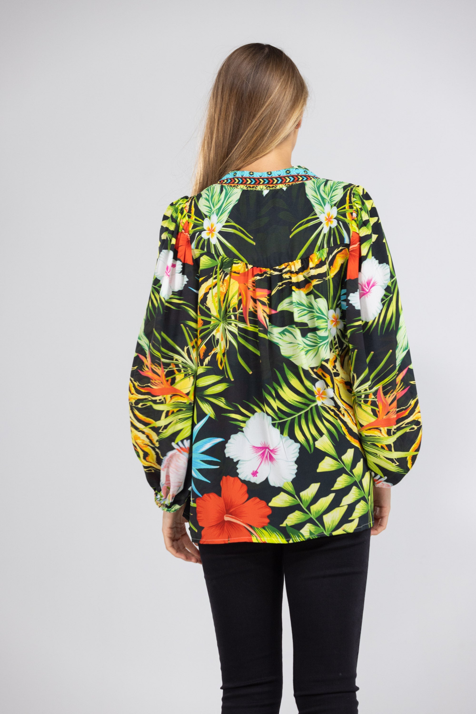 DARWIN - V NECK TOP NEW