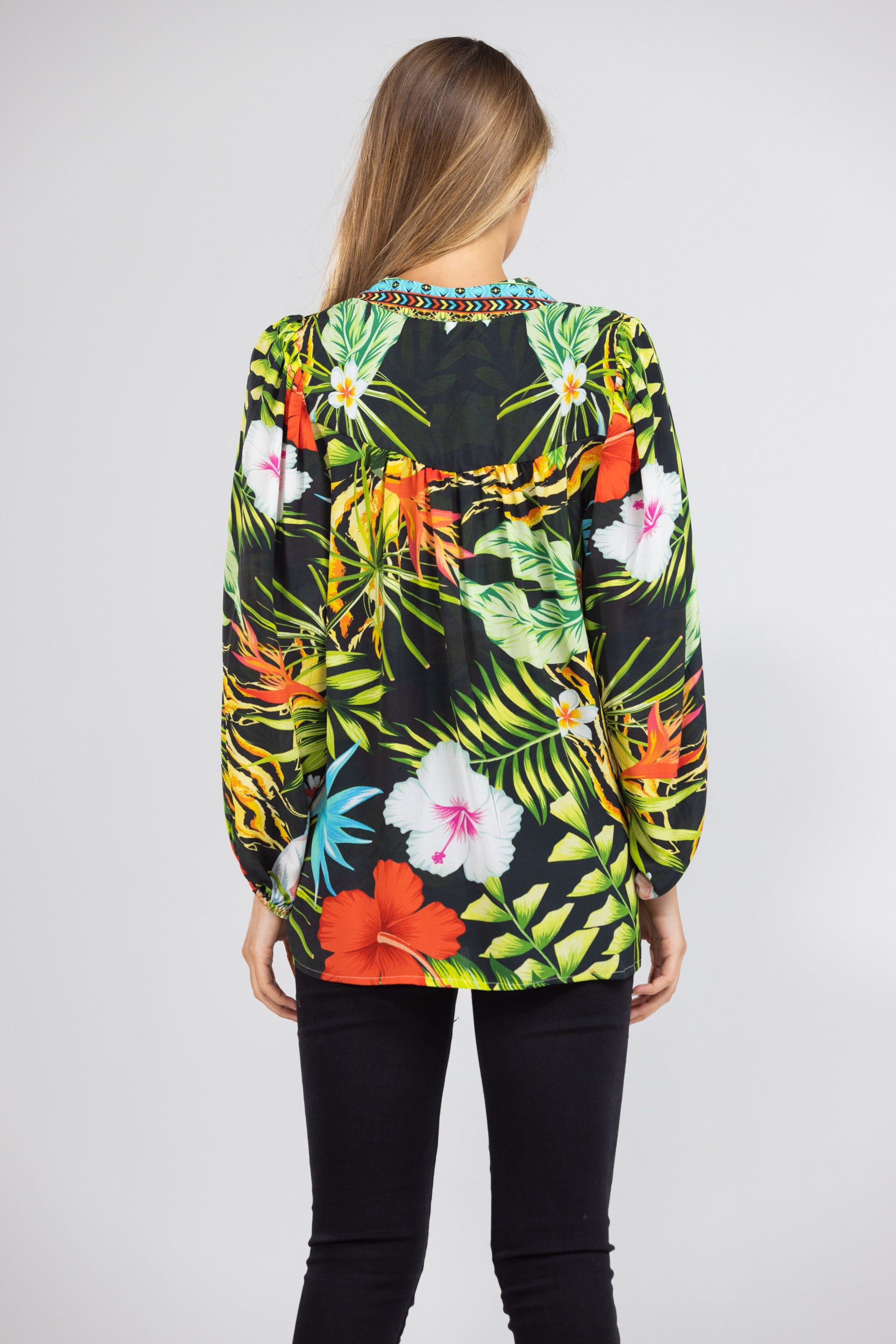 DARWIN - V NECK TOP NEW