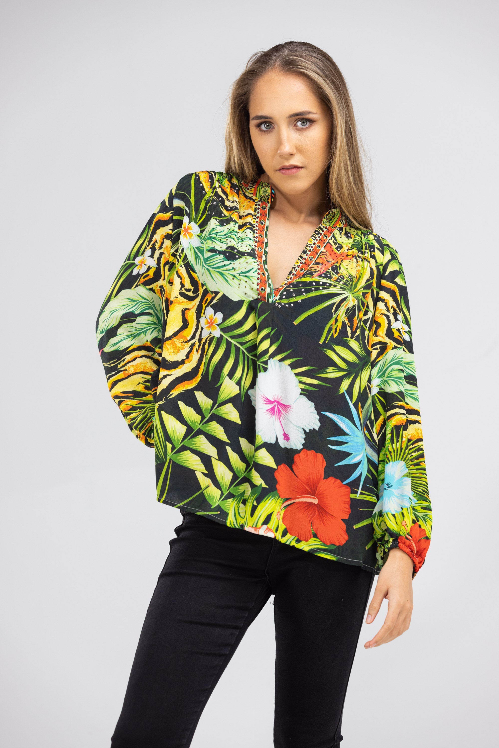 DARWIN - V NECK TOP NEW