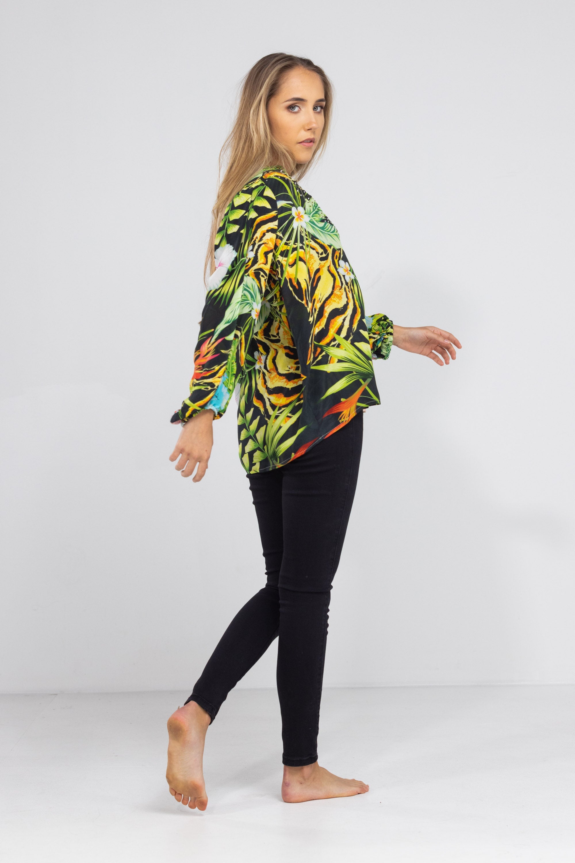 DARWIN - V NECK TOP NEW
