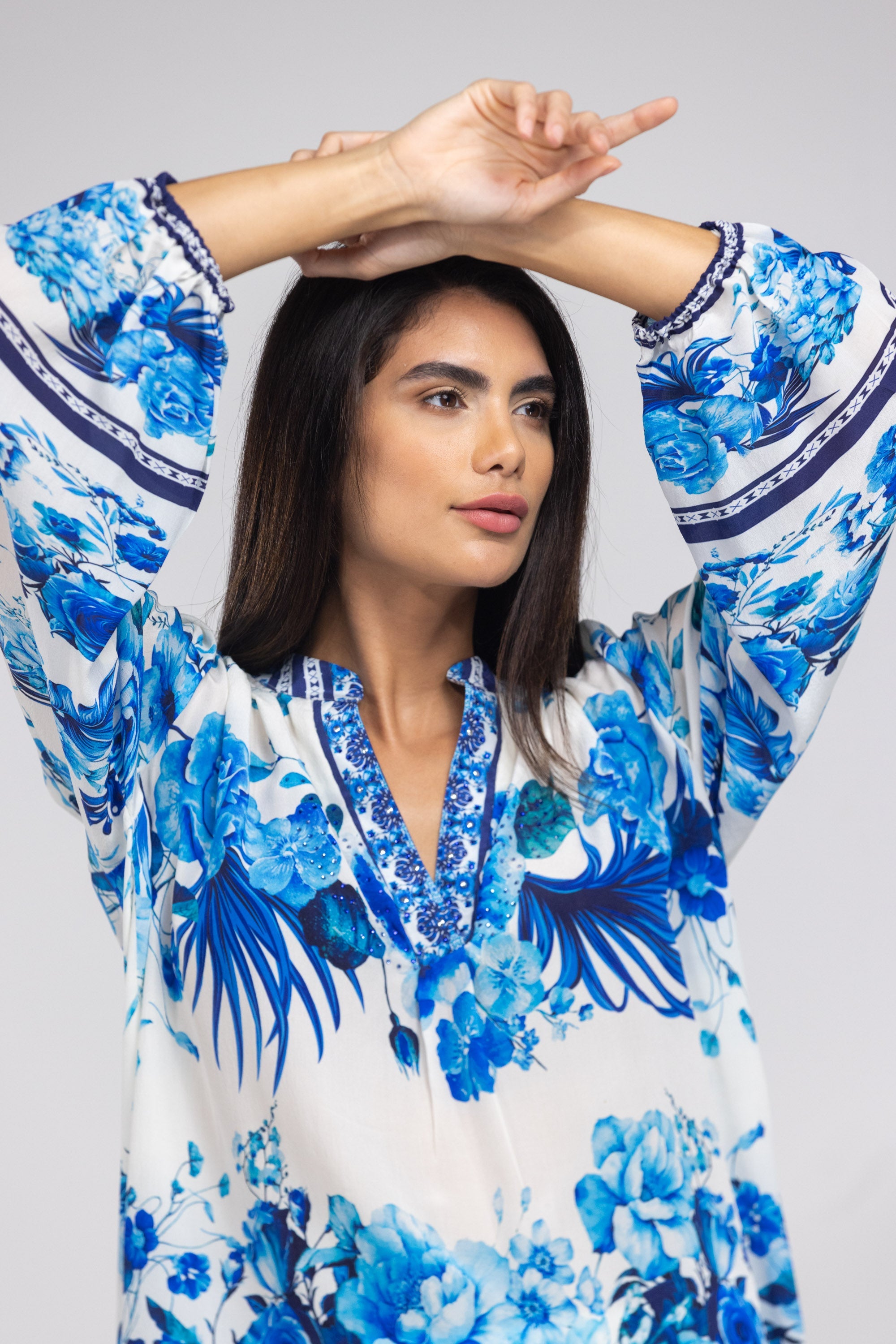 SYDNEY - V NECK TOP NEW
