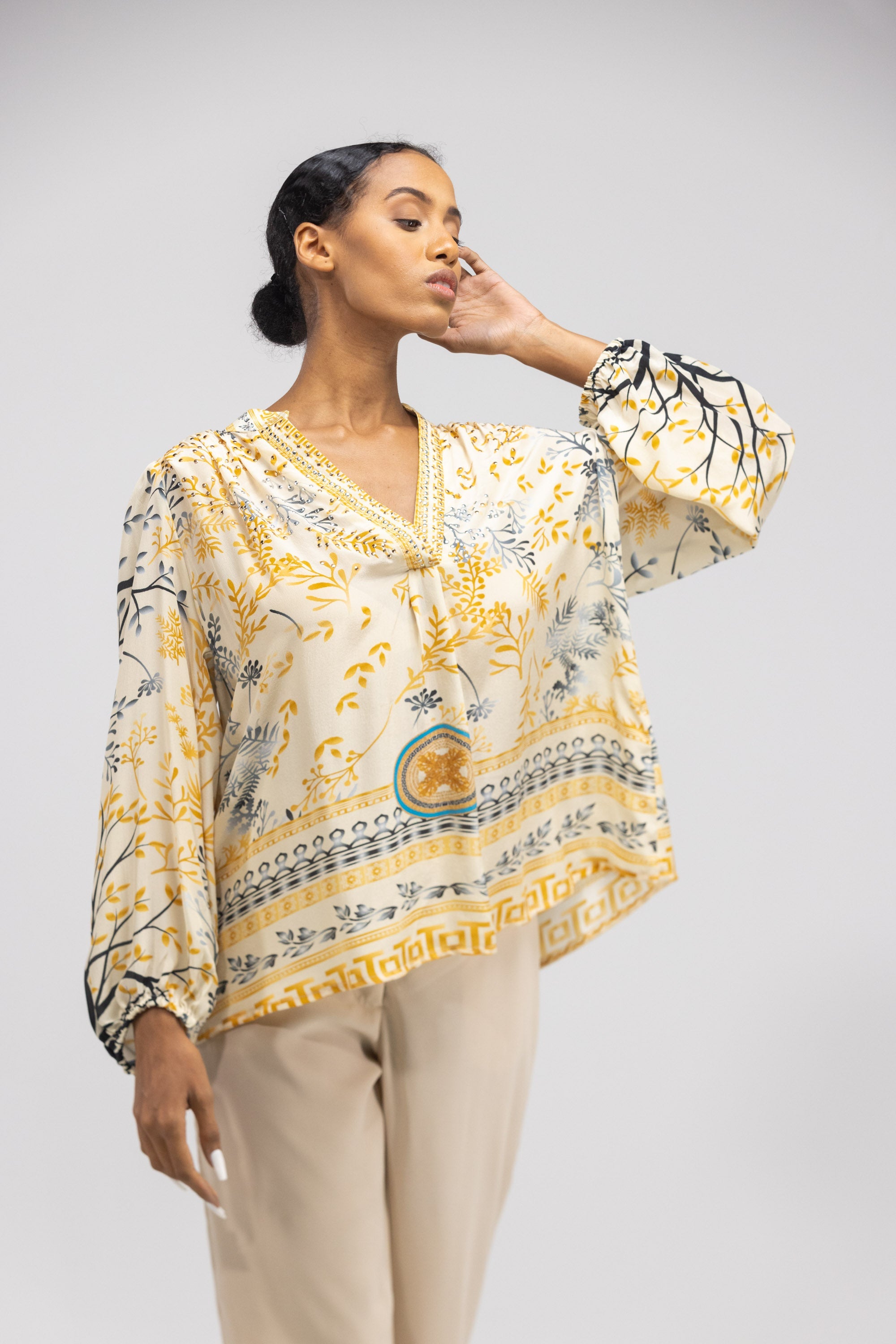BRISBANE - V NECK TOP
