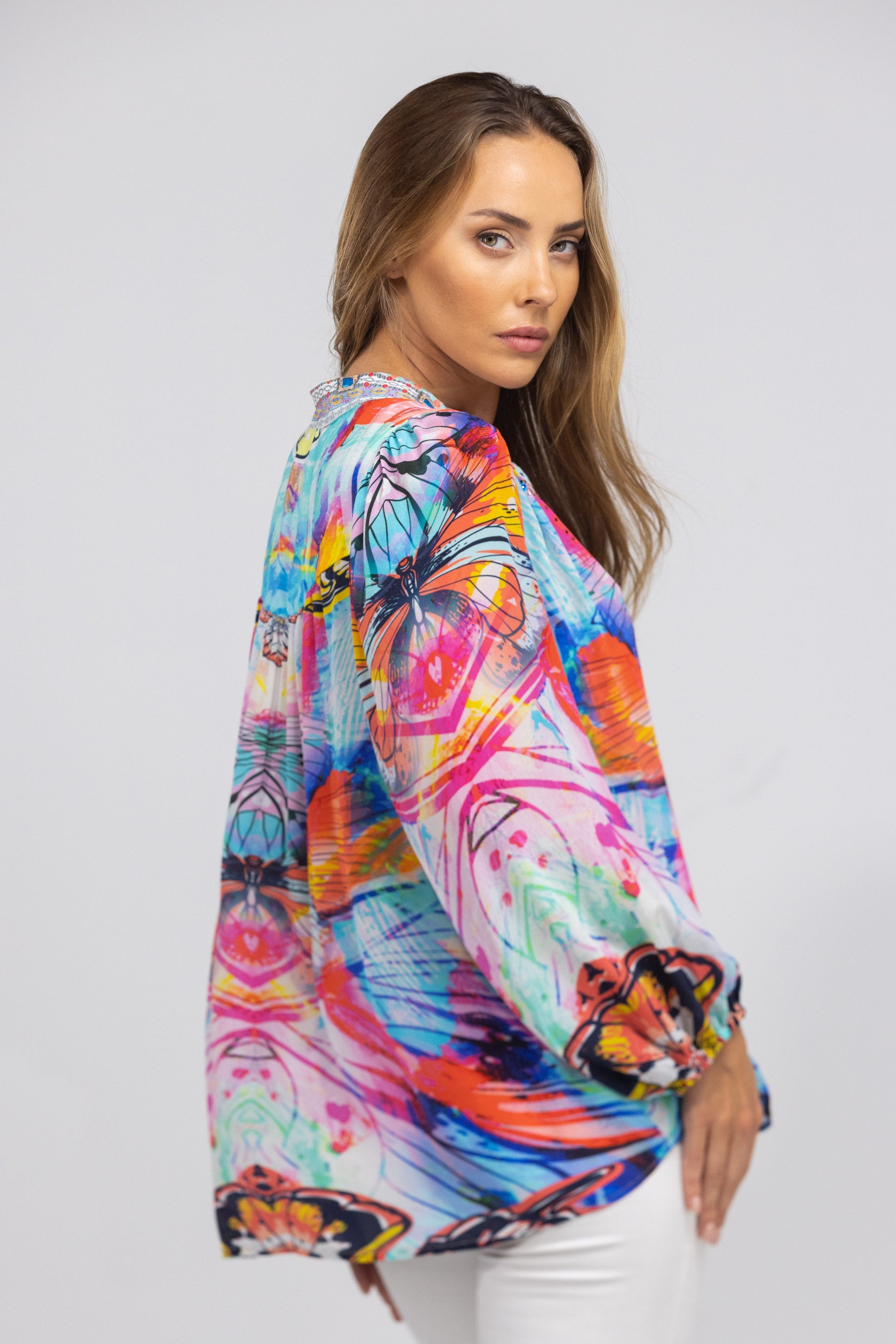 CANBERRA - V NECK TOP NEW