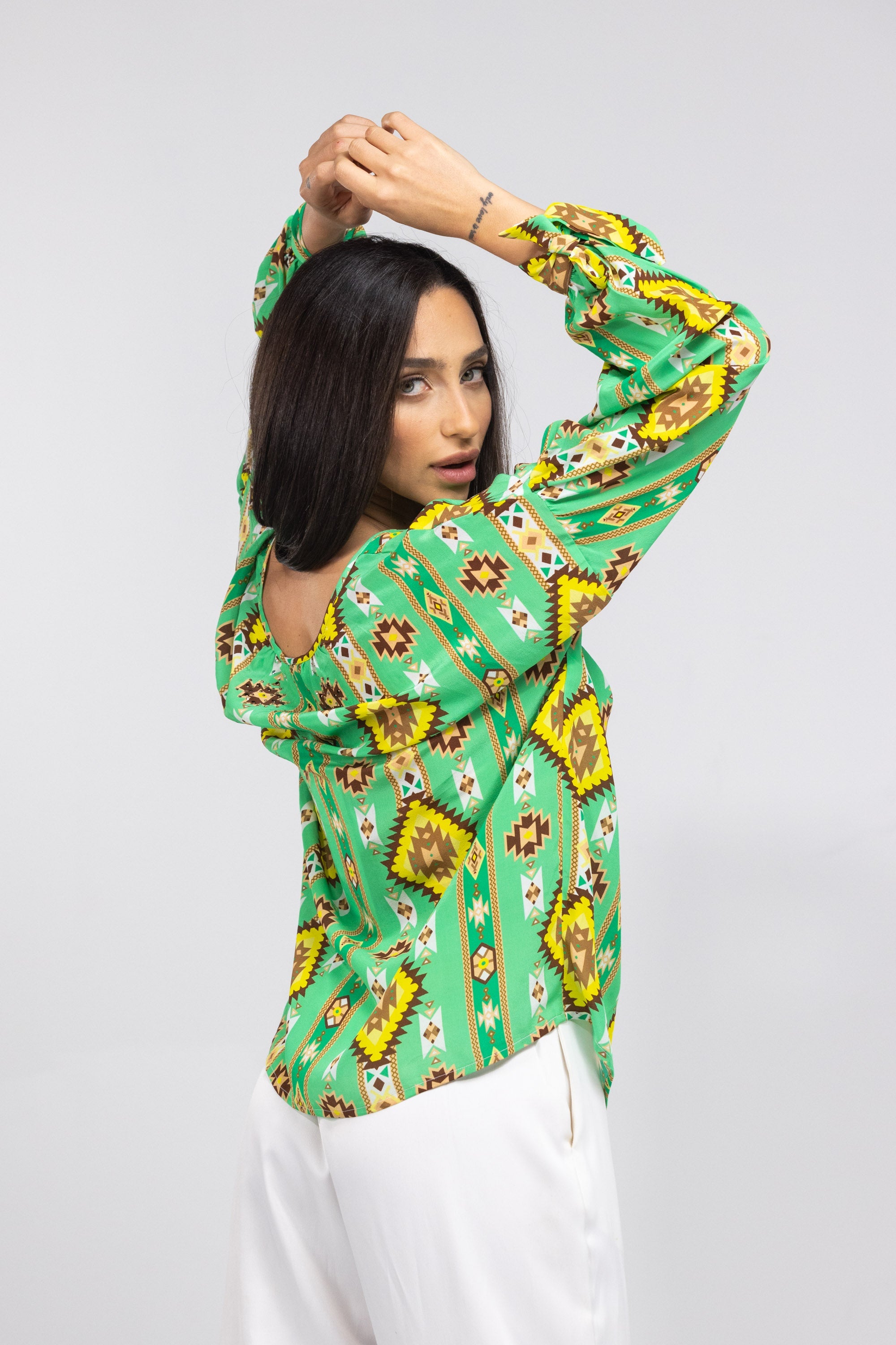 MELBOURNE - KNOT CUFF LONG SLEEVE TOP