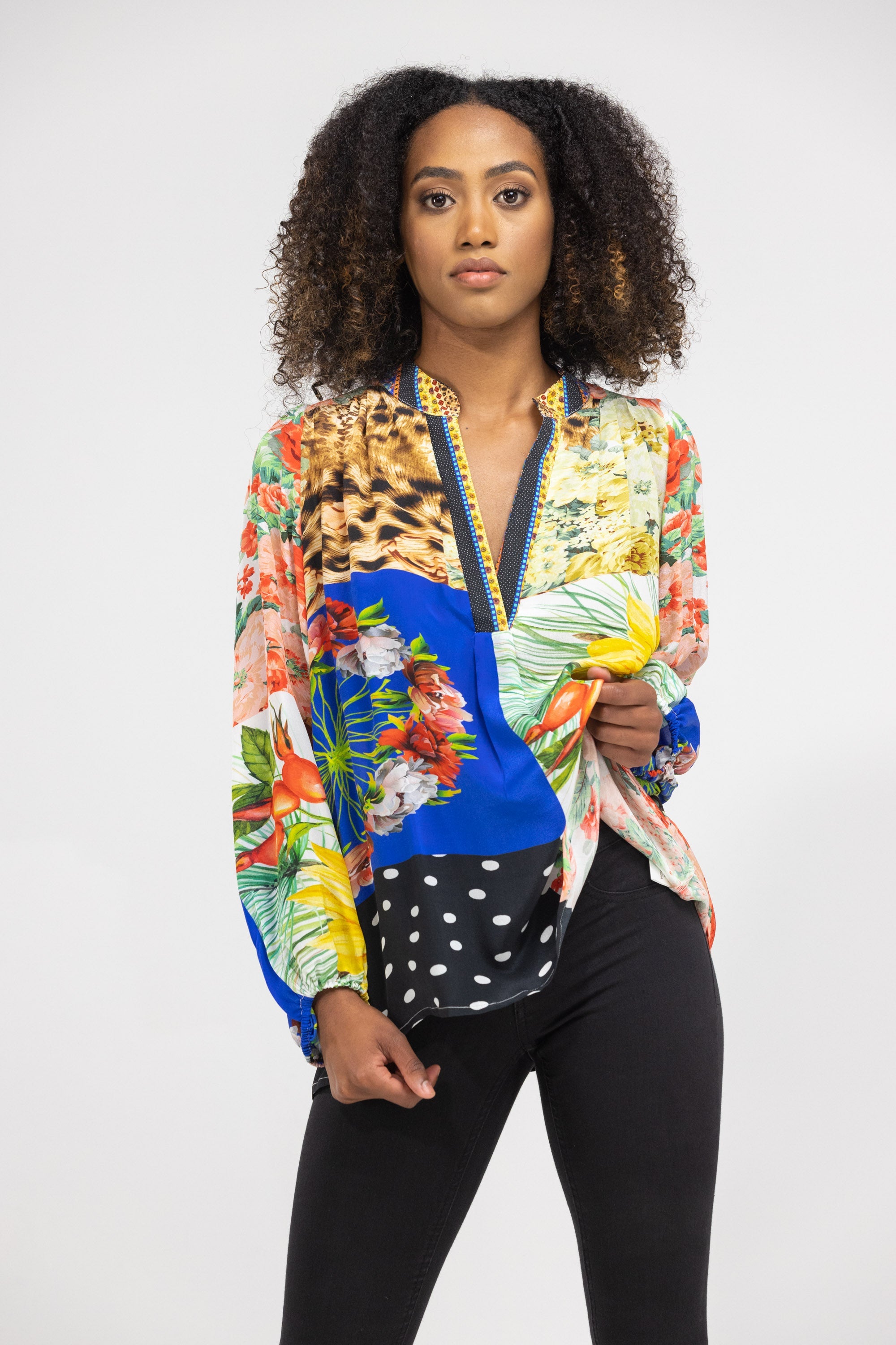 PERTH - V NECK TOP NEW