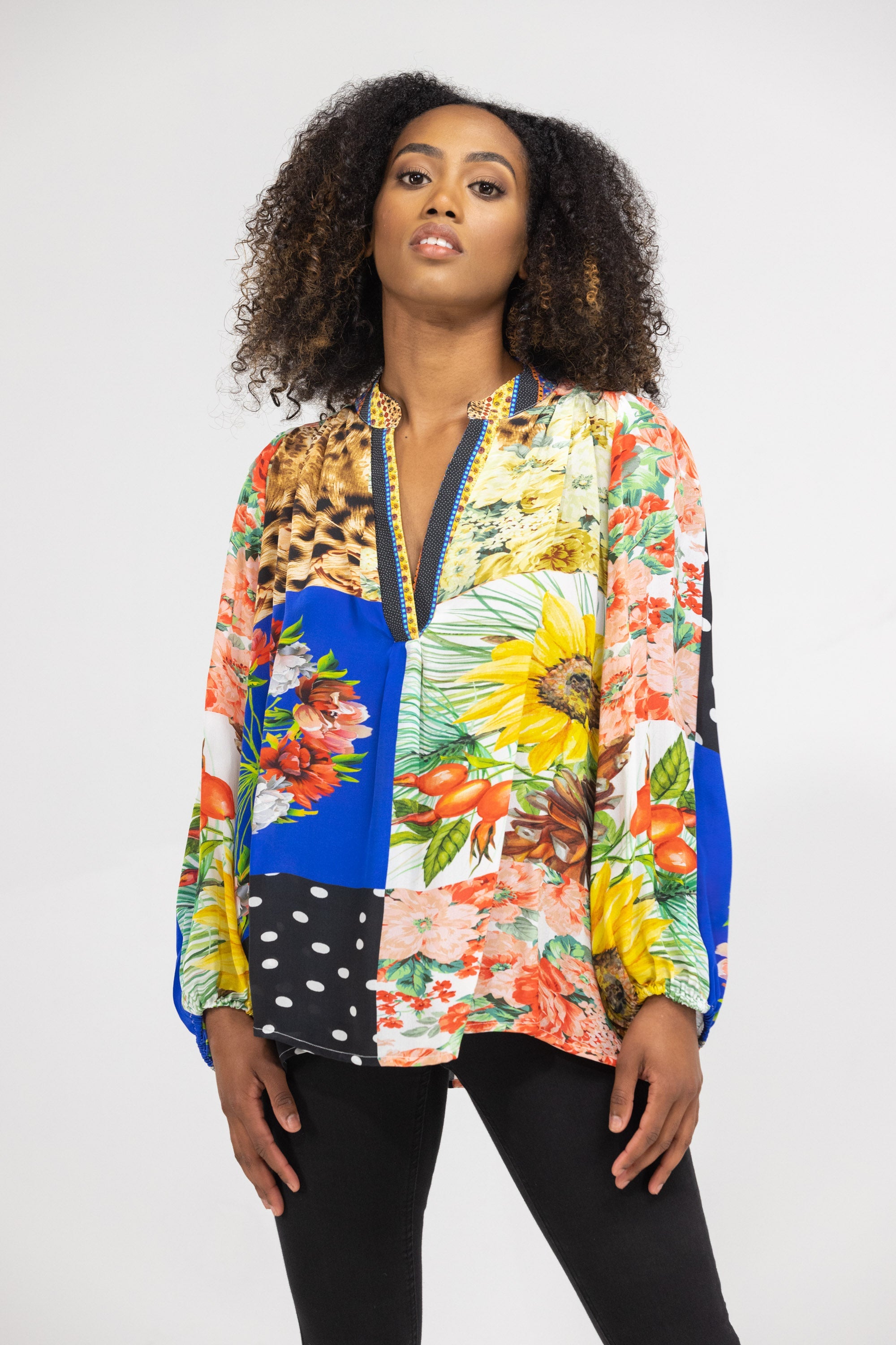 PERTH - V NECK TOP NEW