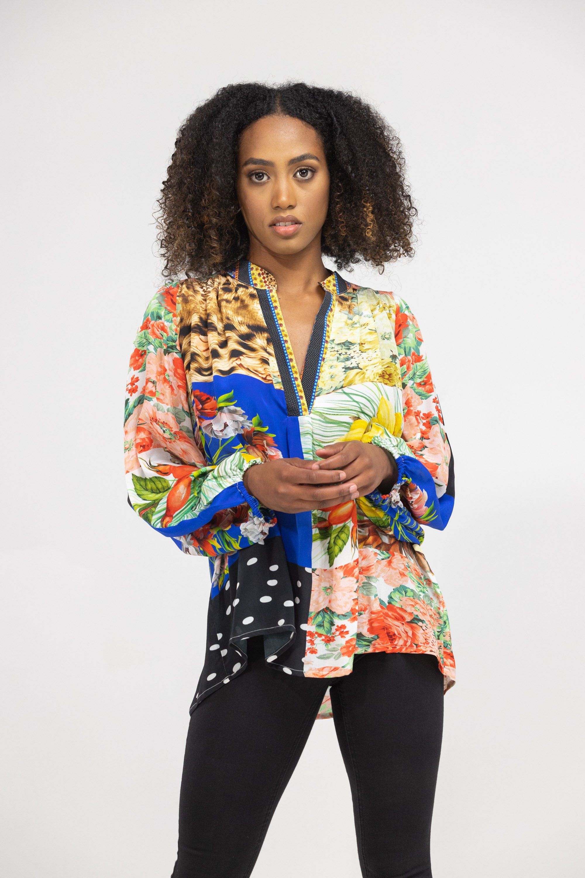 PERTH - V NECK TOP NEW